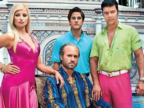 el crimen de versace serie|El asesinato de Gianni Versace .